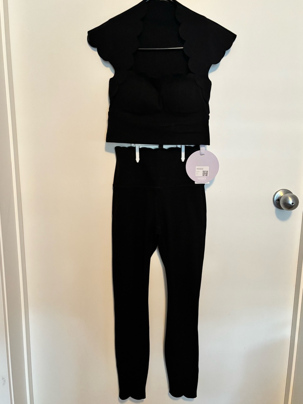 WISKII Rise Above Scallop Bra + High Waist Energy Legging (1 Set) - Size Small